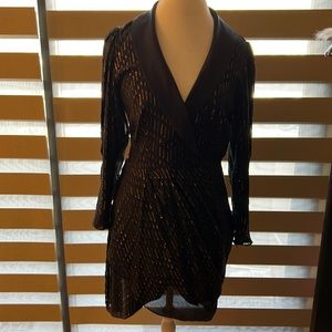 Ladaire Black & Gold Short dress size Large